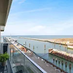 Lighthouse View - Pier Facing With Garage Nieuwpoort