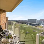 Apartment Lighthouse View - Pier Facing With Garage *
