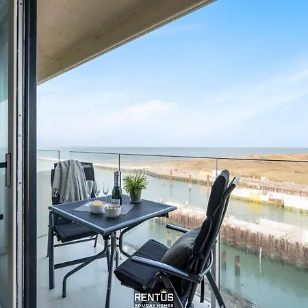 Lighthouse View - Pier Facing With Garage Appartement *